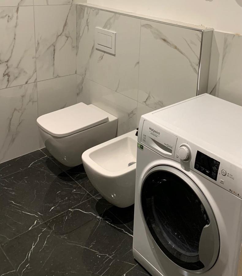 Ugo Bassi Lux Apartment ボローニャ エクステリア 写真